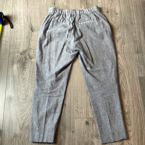 Banana Republic, HAYDEN Pinstriped Blue & White Summer Ankle Pant . - Picture 5 of 10
